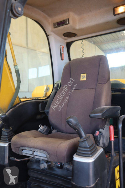 Excavator JCB