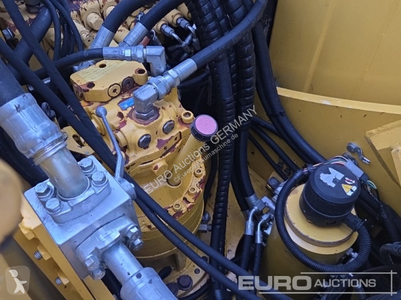 Екскаватор Komatsu