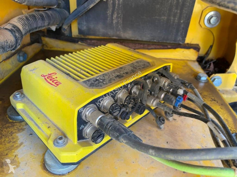 Excavadora Komatsu 11E0 + système de guidage 3D...