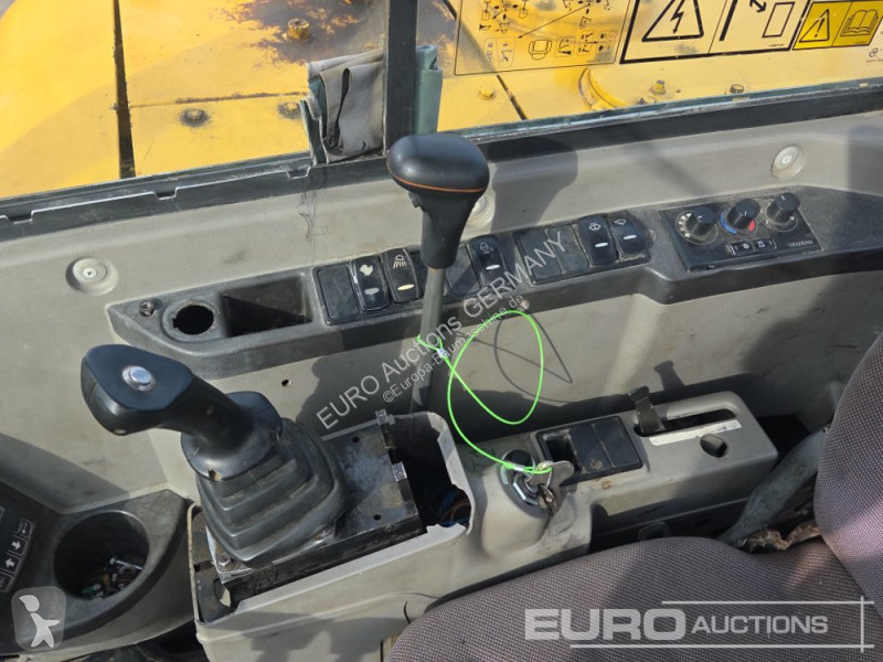 Багер Volvo EC60C