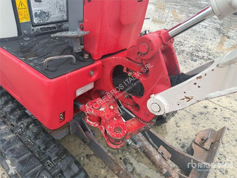 Экскаватор Takeuchi TB210R Mini Excavator