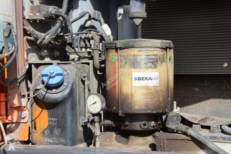 جرافة Hitachi ZX140W-6