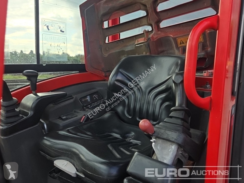 جرافة Volvo ECR25D