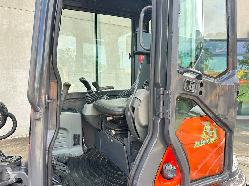 Skovel Kubota SZ