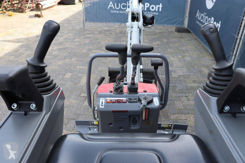Skovel Takeuchi TB210R