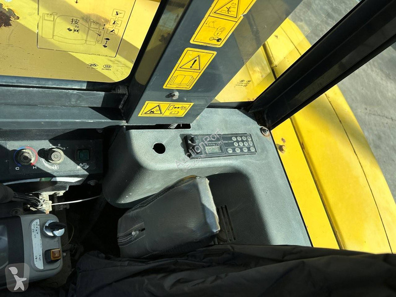 Skovel Komatsu 7