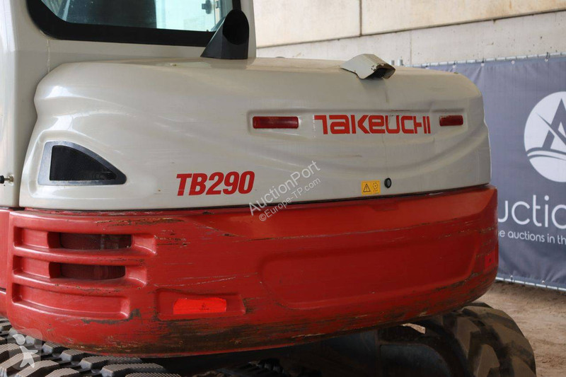 Pelle Takeuchi