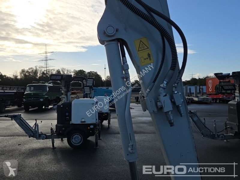 Pelle Takeuchi 2