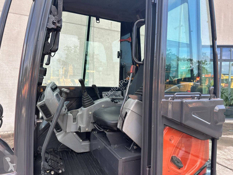 Pelle Kubota KX155-5