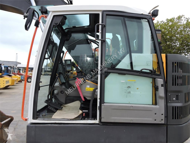 Багер Volvo ECR235