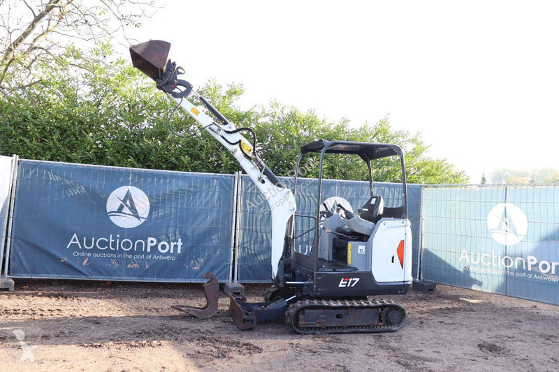 Багер Bobcat E17