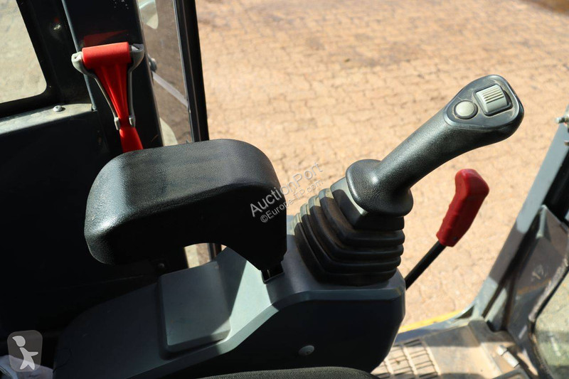 Багер XCMG XE27E