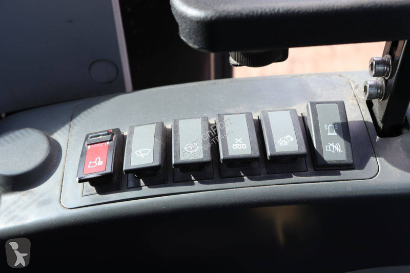 جرافة Eurotrac HE26SR