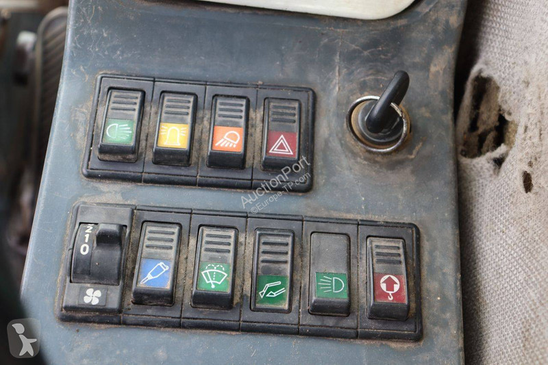 جرافة Schaeff TW85