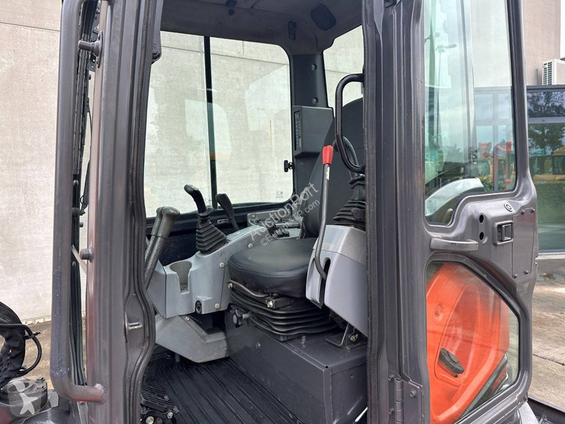 Escavadora Kubota