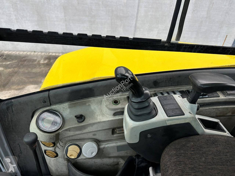 Escavadora Neuson 6003