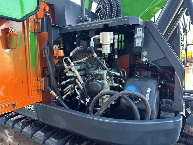Escavadora Doosan 7