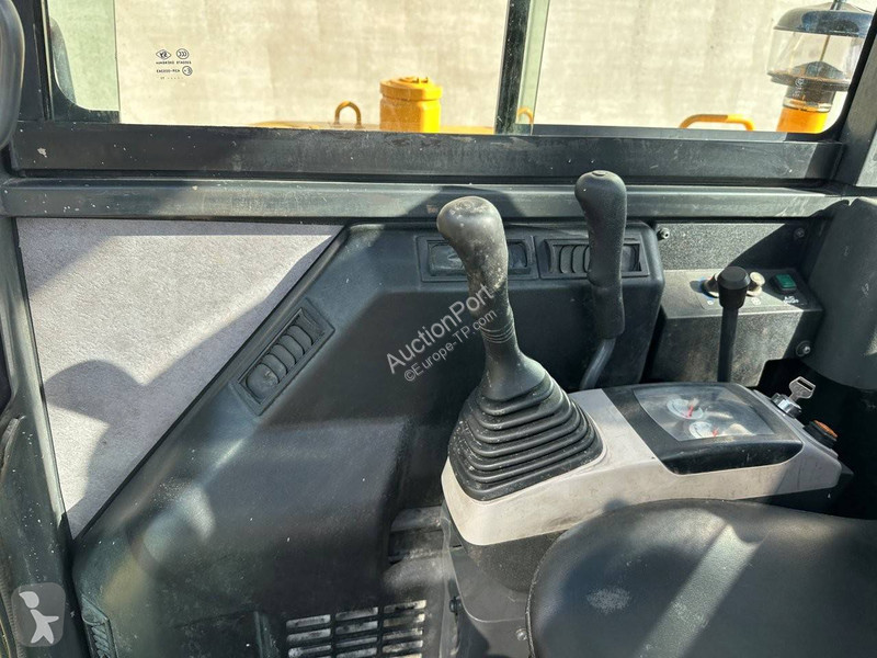Escavadora Komatsu 7