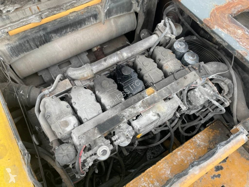 جرافة Liebherr A 944 C HD