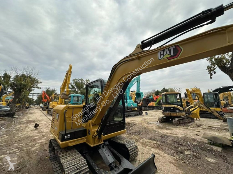 Lopatový nakládač Caterpillar 305.5E