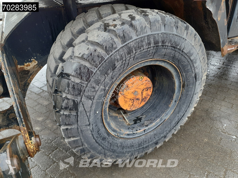 Escavadora Hitachi ZX140W -3 OUTRIGGERS - ROTOTILT