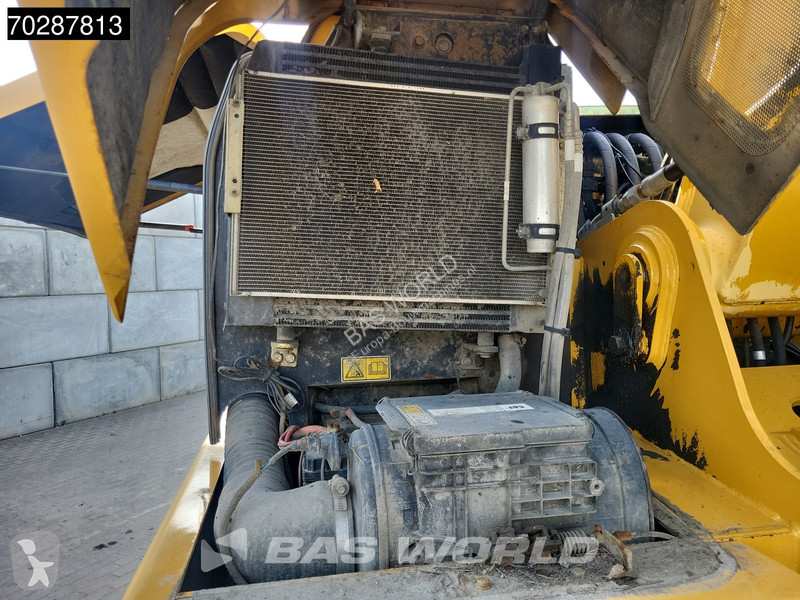 Excavator Caterpillar D OUTRIGGERS + BLADE