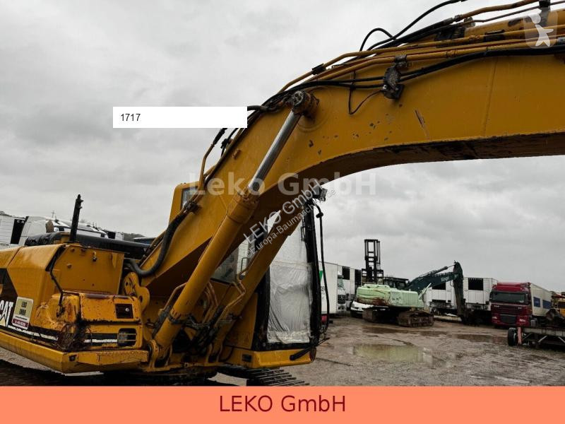 Escavatore Caterpillar 318B Mit Zwei Löffeln