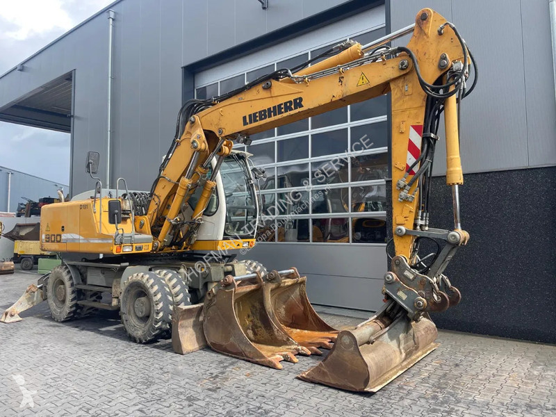 Lopatový nakládač Liebherr Full option
