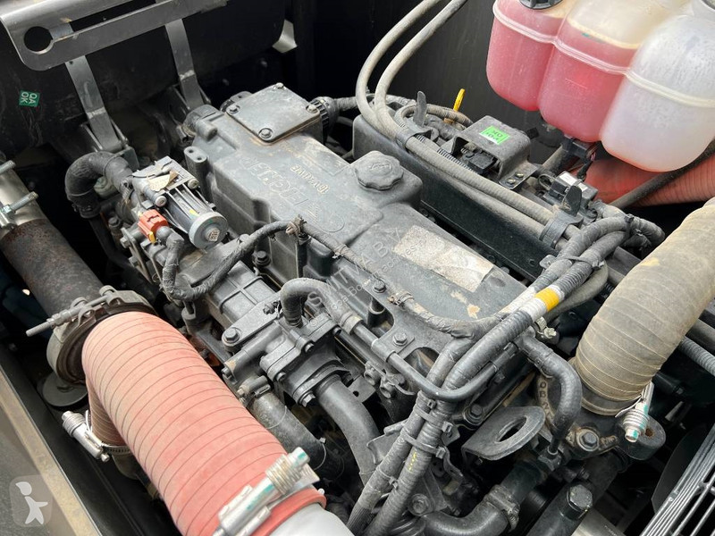 جرافة Volvo