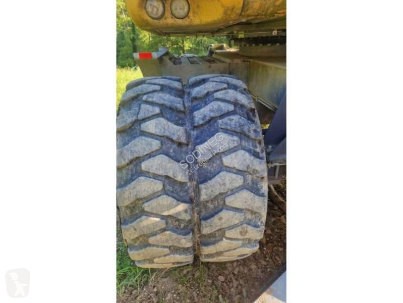 Lopatový nakládač Liebherr A COMPACT