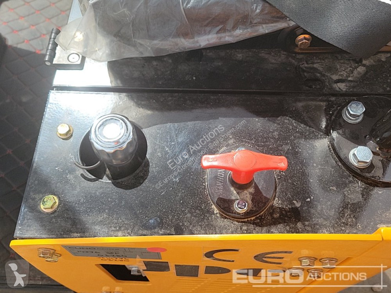 Escavadora JPC HT12