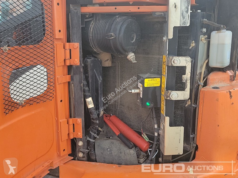 Escavatore Hitachi B-6