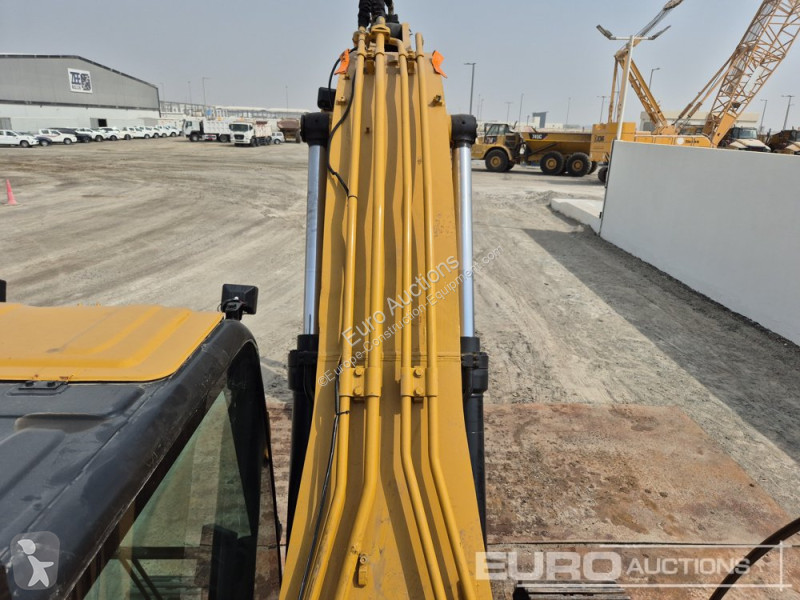 Excavator Caterpillar 3