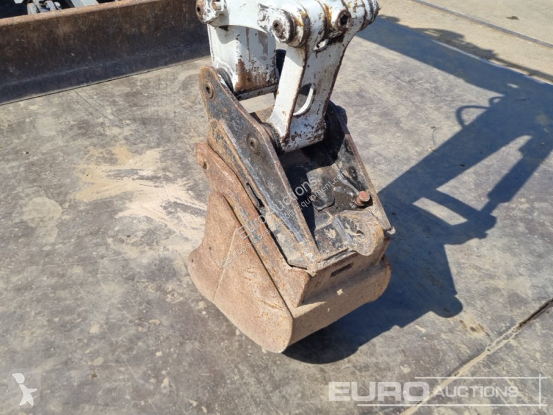 Escavadora Takeuchi 0