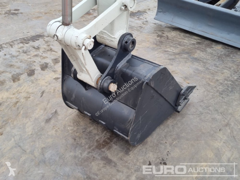 Escavadora Takeuchi TB150C