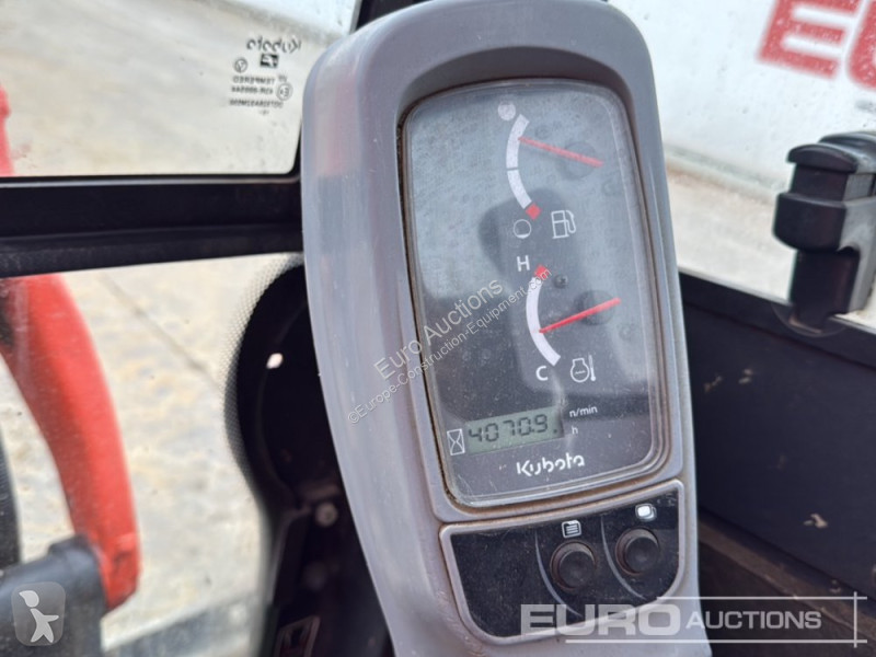 جرافة Kubota U27-4