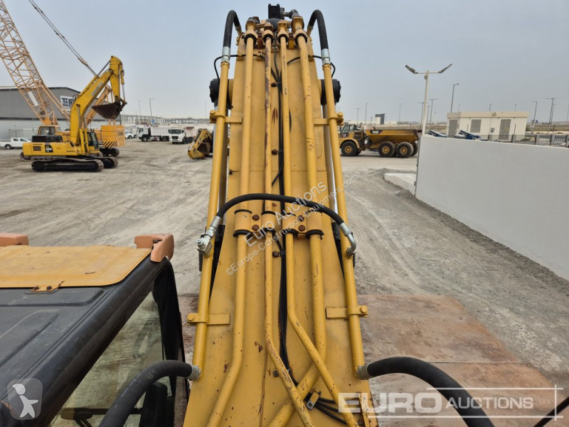 Escavatore Caterpillar 2