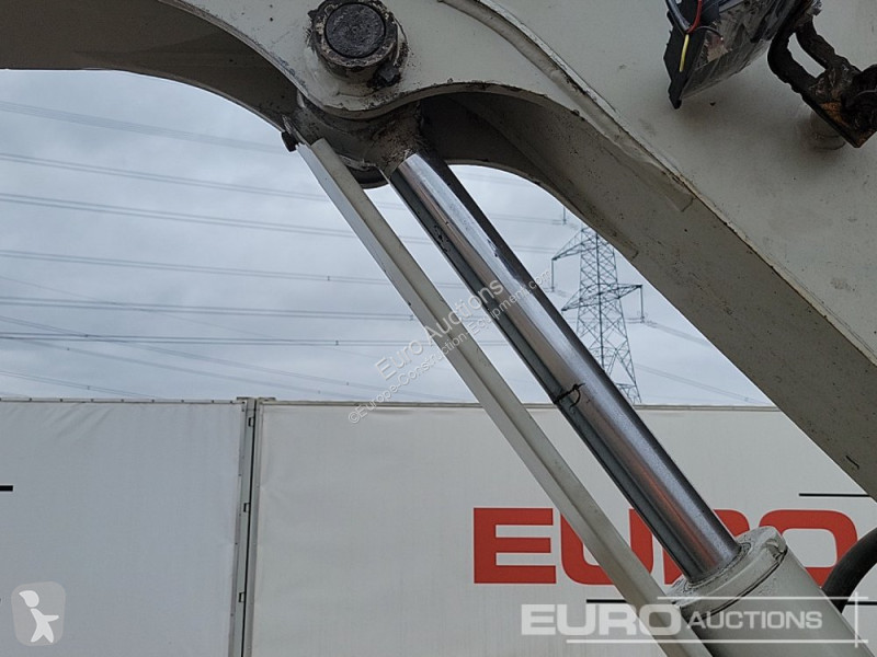 Escavadora Takeuchi TB150