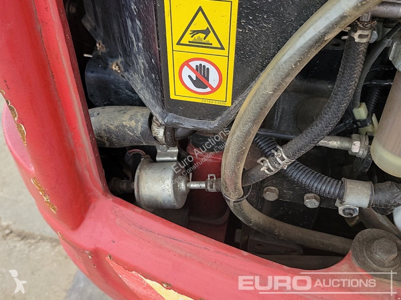 Escavadora Takeuchi TB216