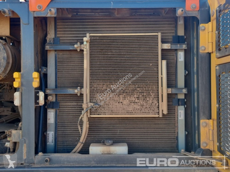 Excavator Volvo EC200EL