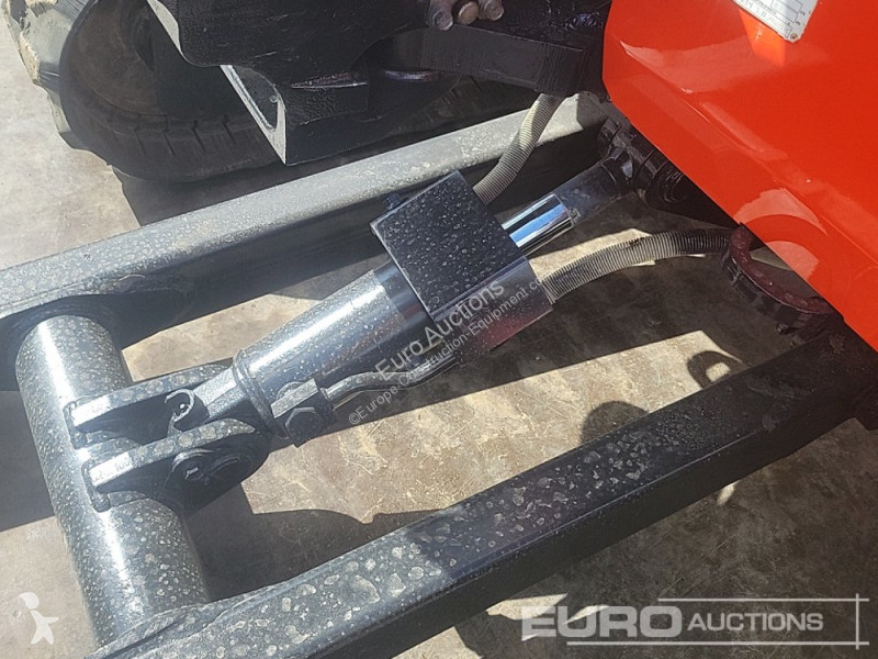Lopatový nakládač Kubota U36-4