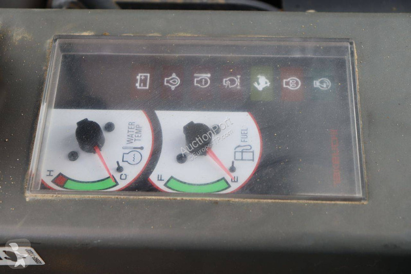 Escavatore Takeuchi