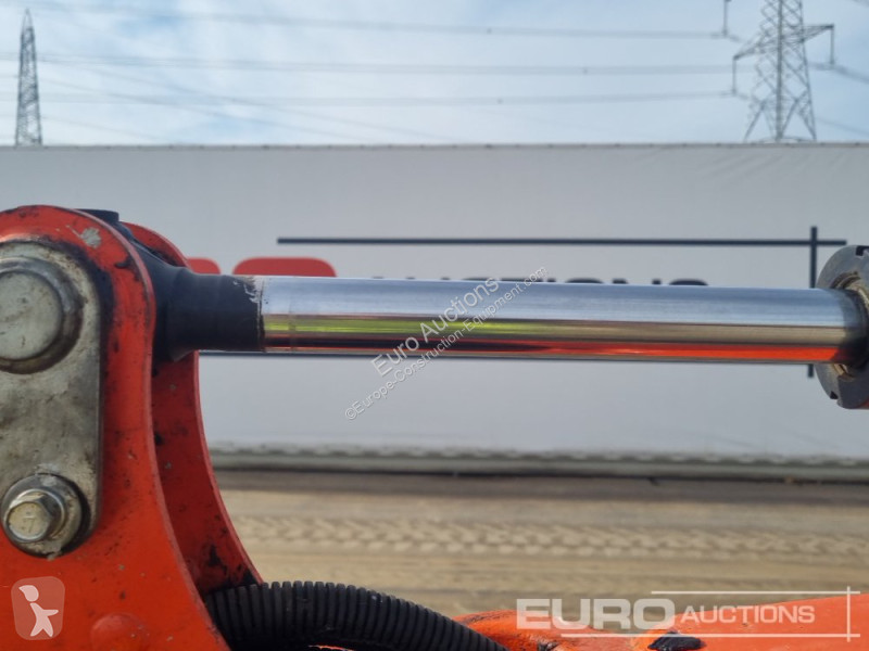 Lopatový nakládač Kubota KX015-4