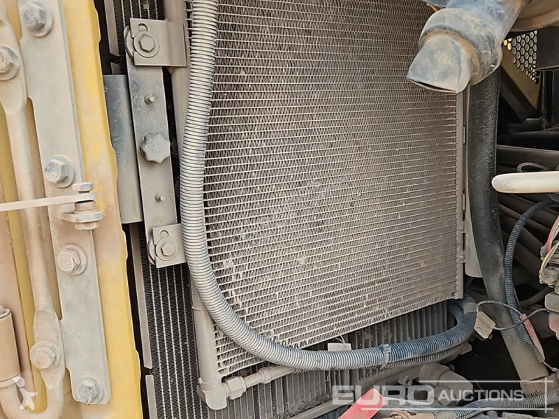 Escavatore Caterpillar R