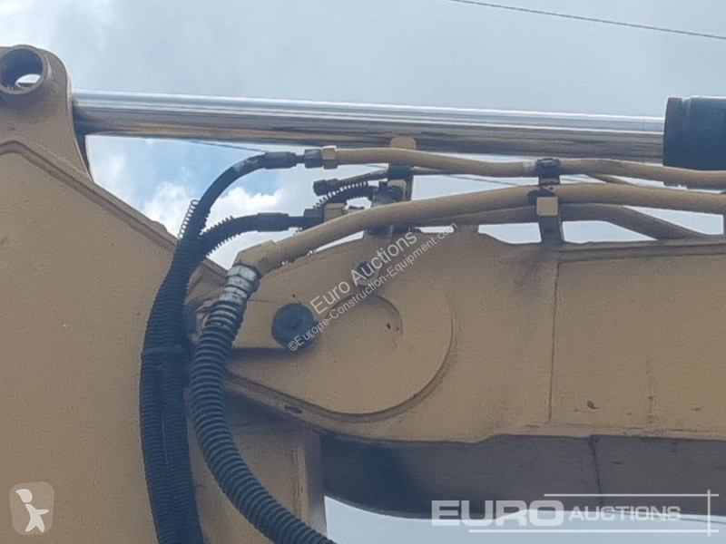 Excavator Caterpillar R