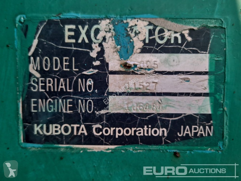 Escavadora Kubota K-025