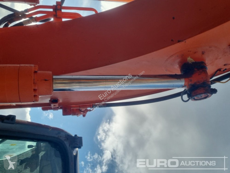 Escavatore Hitachi ZX135U5-3