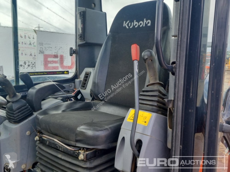 Lopatový nakládač Kubota U55-4