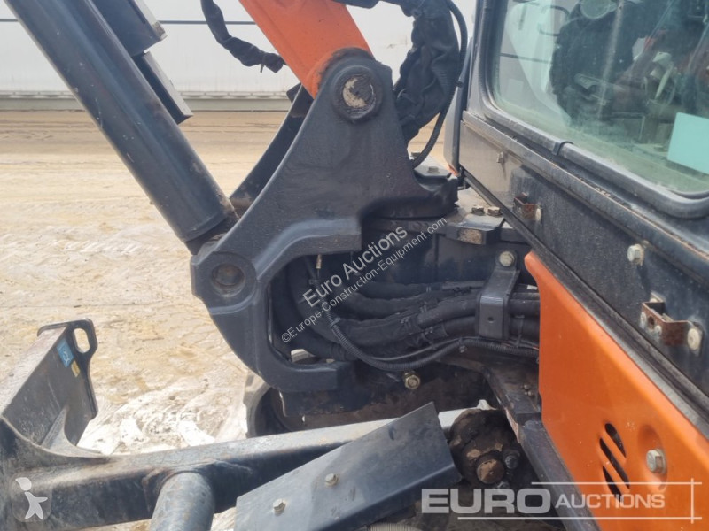 Lopatový nakládač Hitachi ZX33U-6 CLR