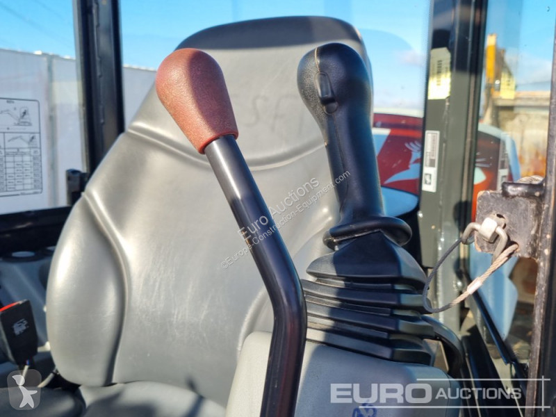 Lopatový nakládač Bobcat E27Z